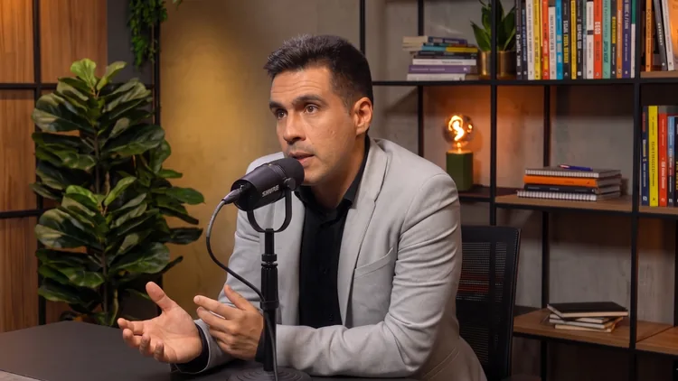 Dr. Fausto Almeida na entrevista